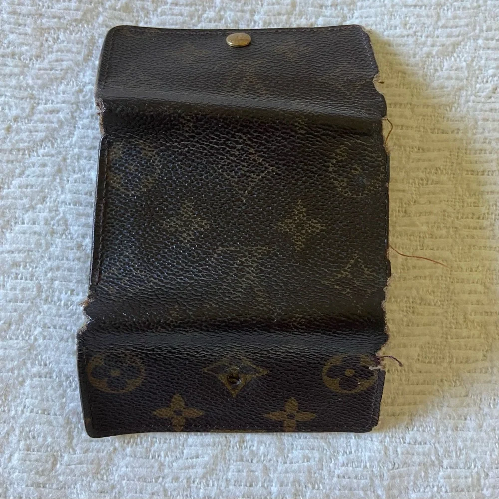 Louis Vuitton Monogram Key Holder - Picture 8 of 8